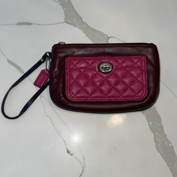 Coach Park Quilted Leather Medium Wristlet F50097 - Picture 6 of 15